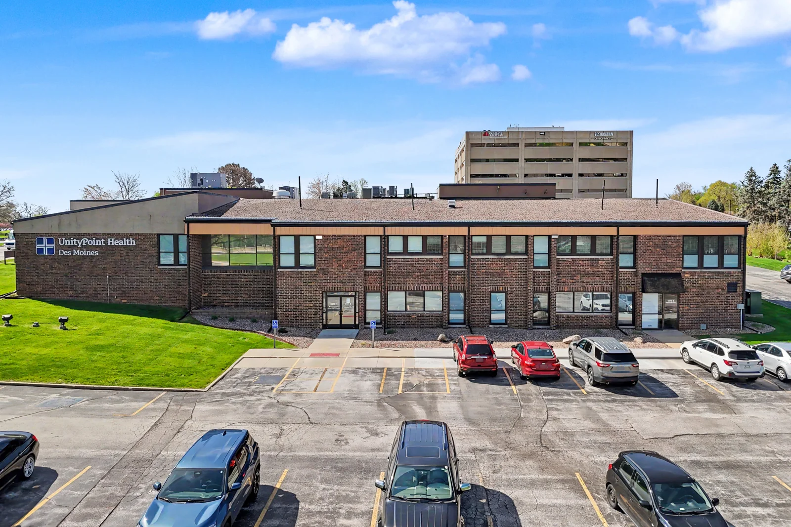 Professional Arts Building — Sale in West Des Moines, IA, photo 2 of 8