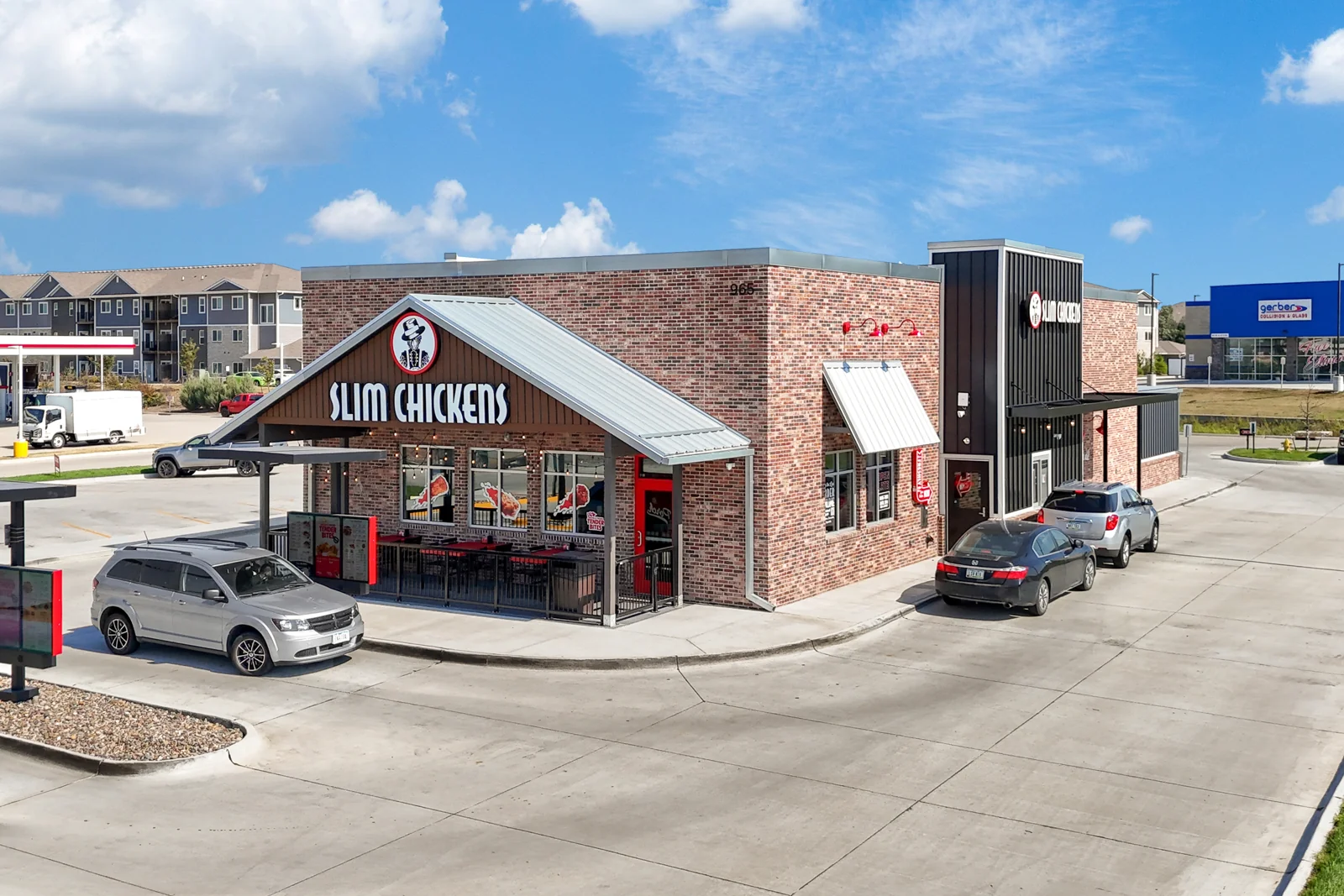 Single-Tenant QSR Investment | Slim Chickens — Sale in Waukee, IA, photo 2 of 5