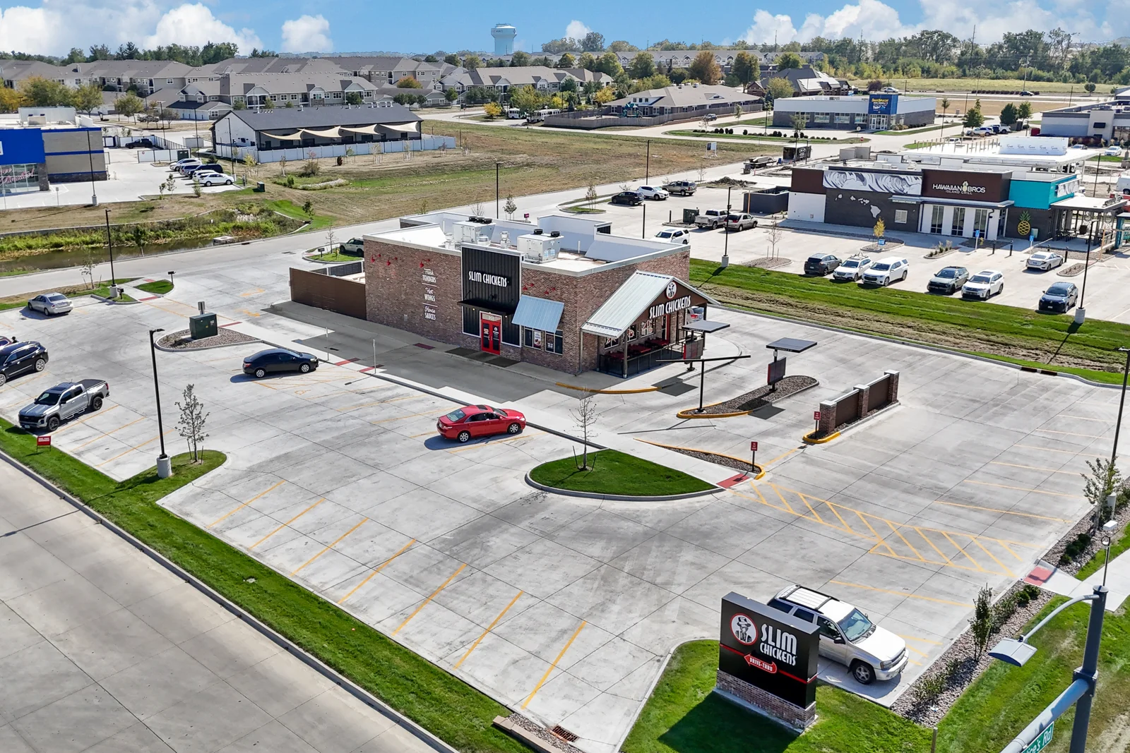 Single-Tenant QSR Investment | Slim Chickens — Sale in Waukee, IA, photo 3 of 5