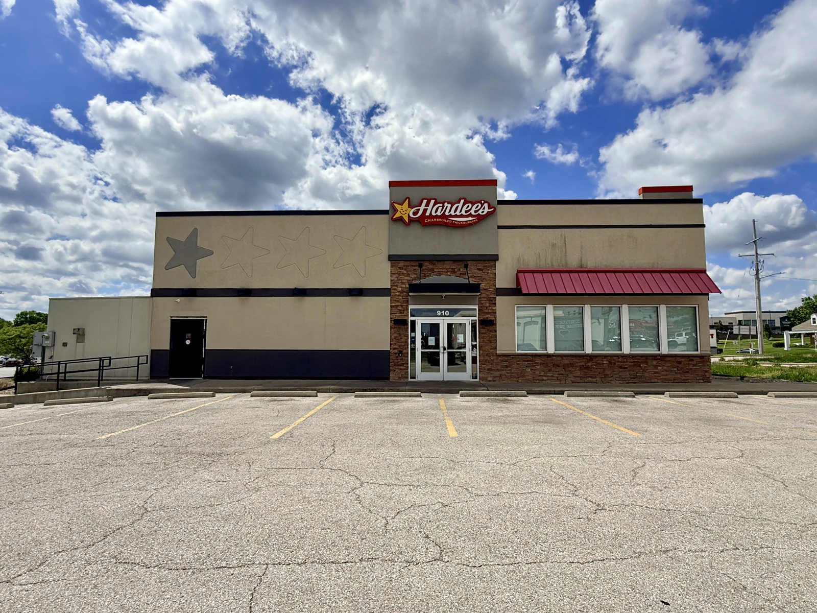 910 SW State Route 7 — Sale in Blue Springs, MO, photo 1 of 3