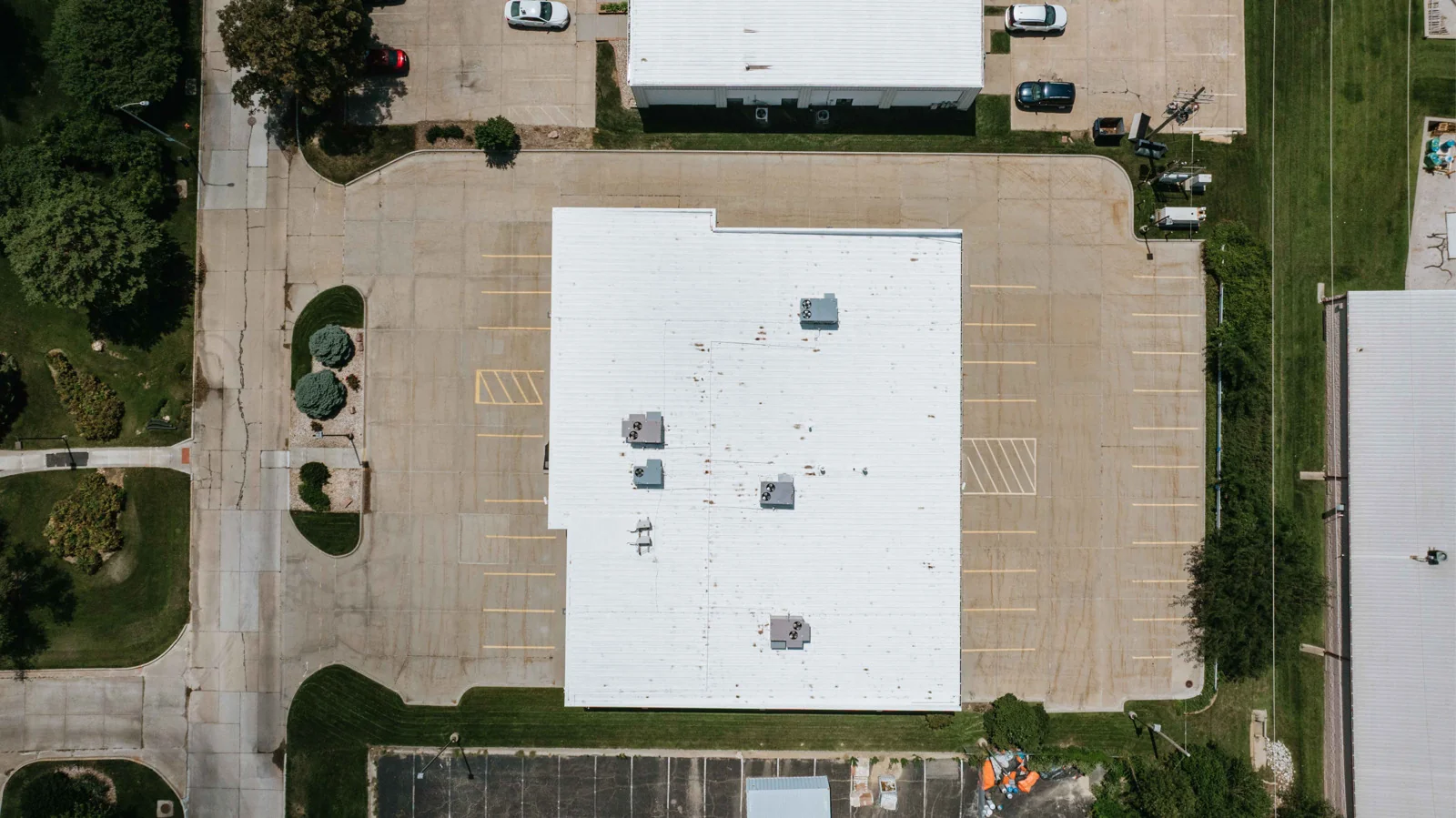 Office/Flex Building — Sale in Omaha, NE, photo 4 of 8
