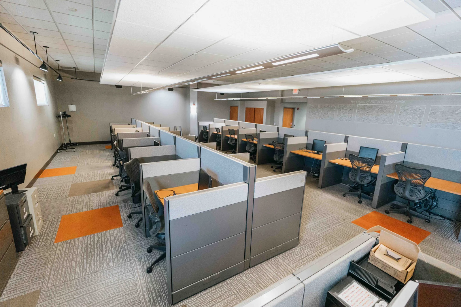 Office/Flex Building — Sale in Omaha, NE, photo 6 of 8