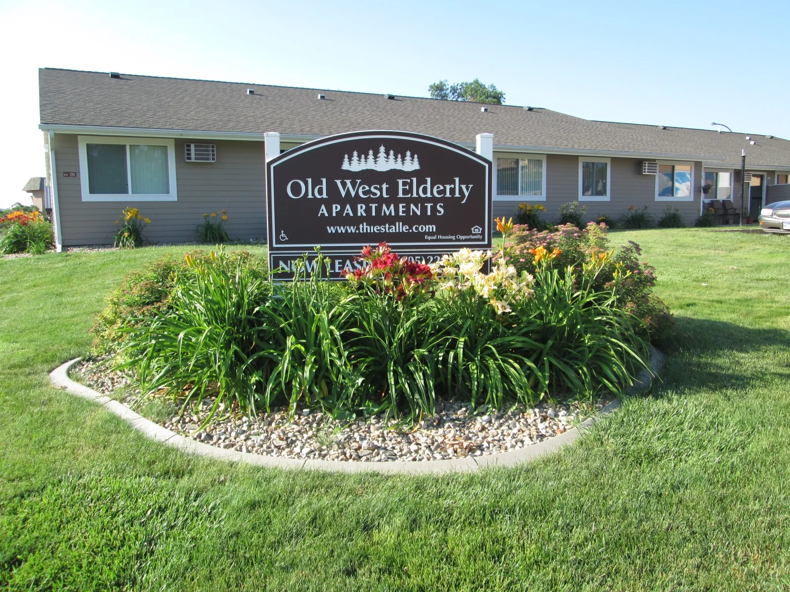 Old West Apartments — Sale in Fort Pierre, SD, photo 2 of 6