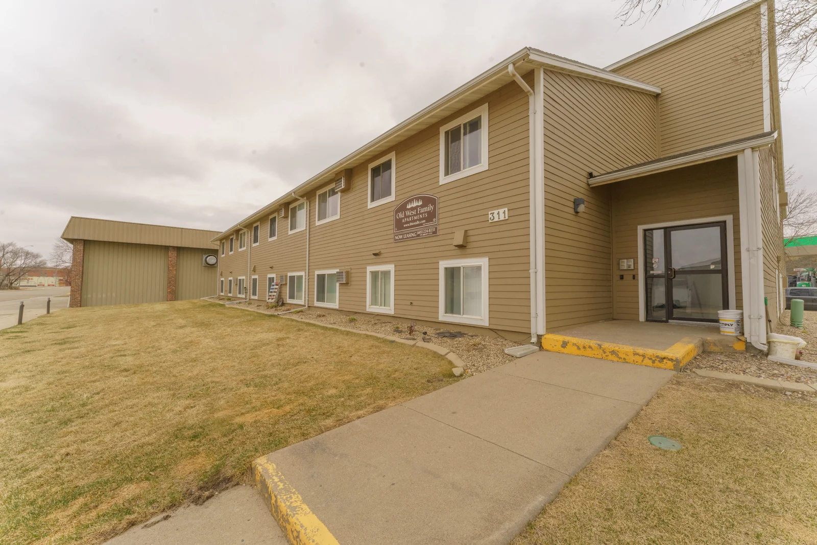 Old West Apartments — Sale in Fort Pierre, SD, photo 3 of 6