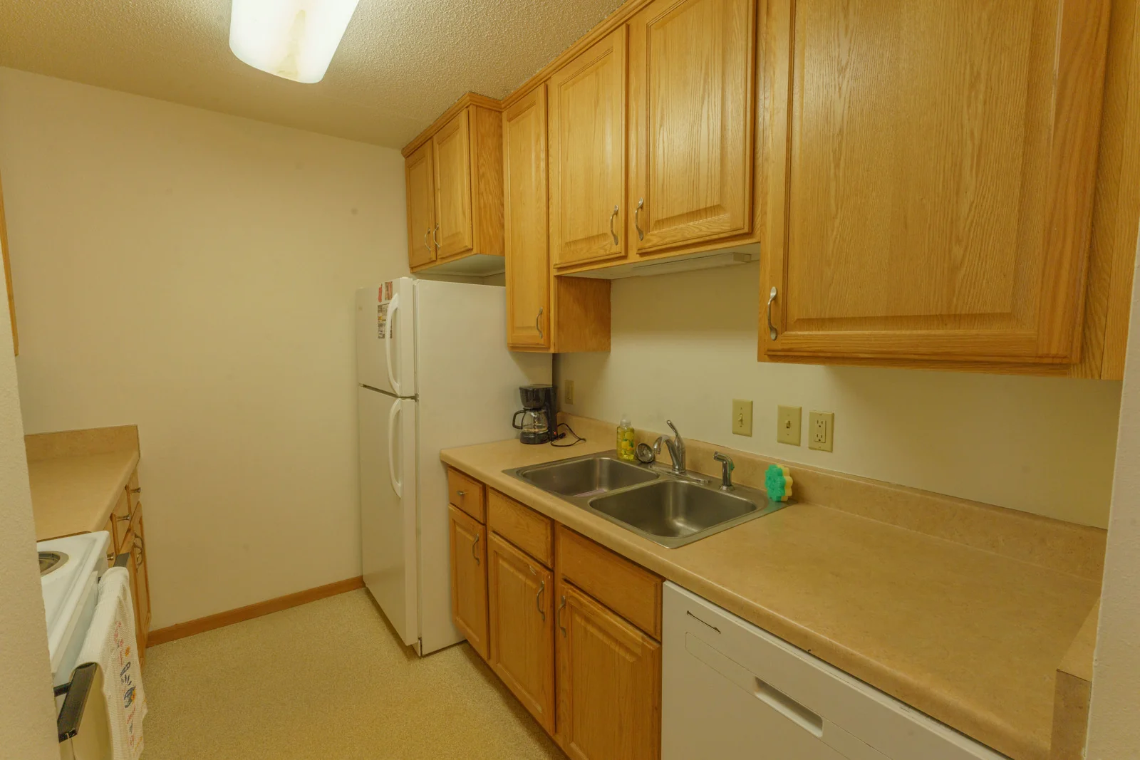Old West Apartments — Sale in Fort Pierre, SD, photo 4 of 6