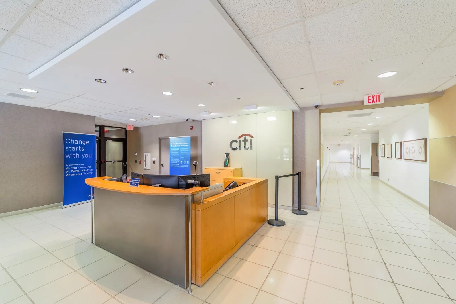 100 Citibank — Sale in San Antonio, TX, photo 7 of 8