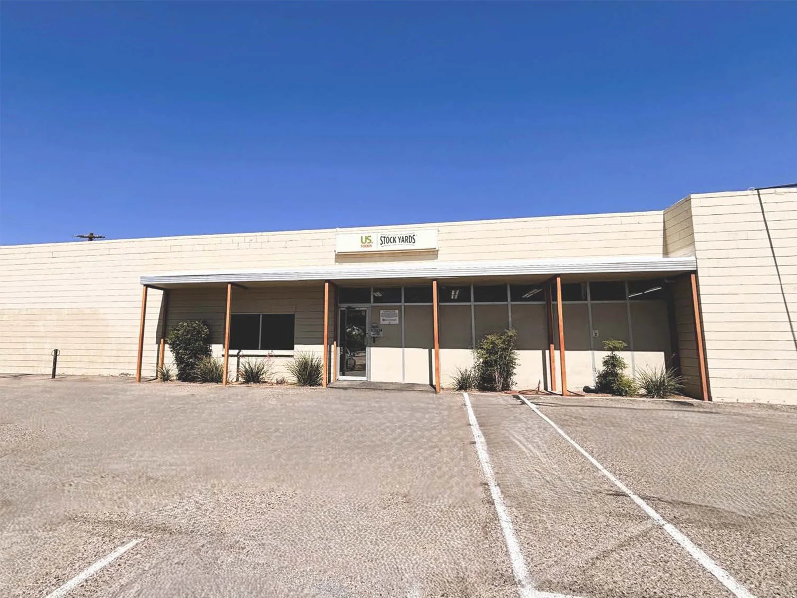 345 S Kino Pkwy — Sale in Tucson, AZ, photo 1 of 8