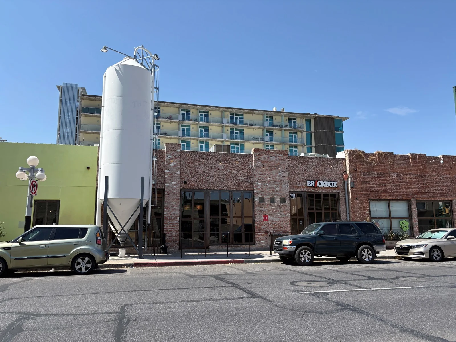 220 E Broadway Blvd — Sale in Tucson, AZ, photo 1 of 2