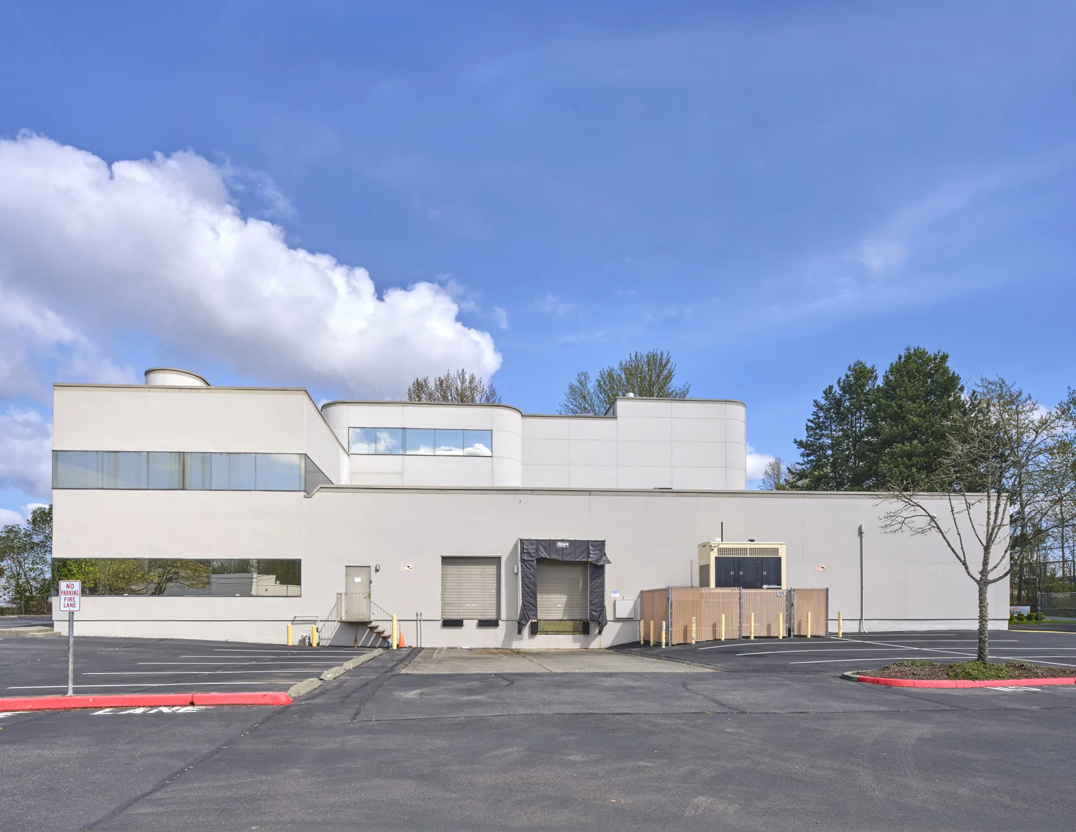 SeaTac Office-Flex Building — Sale in Seatac, WA, photo 2 of 7