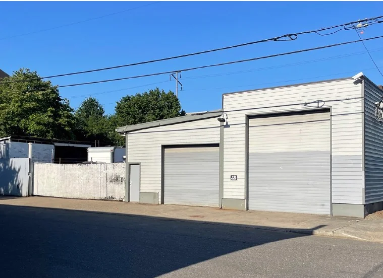 930 SE Lincoln — Sale in Portland, OR, photo 1 of 1
