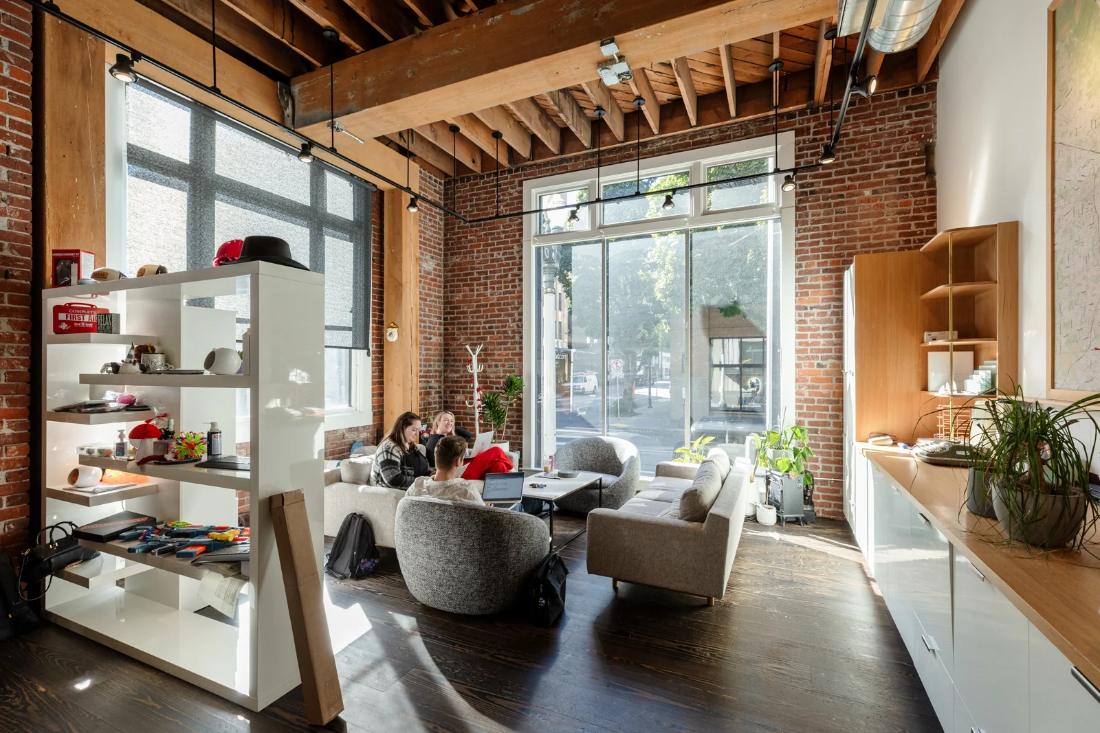 Dehen Building — Sale in Portland, OR, photo 4 of 6