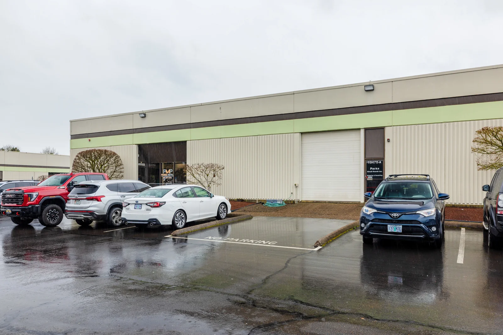 Parks Industrial Plaza — Sale in Aloha, OR, photo 3 of 8