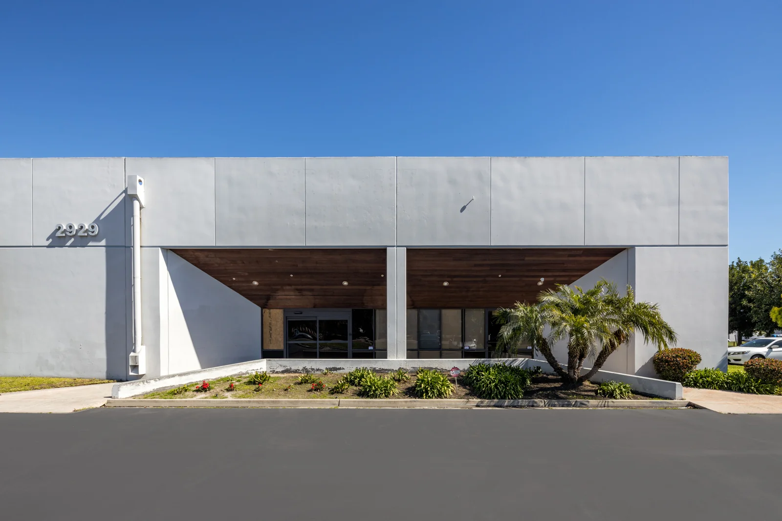 2929 S. Harbor Boulevard — Sale in Santa Ana, CA, photo 1 of 1