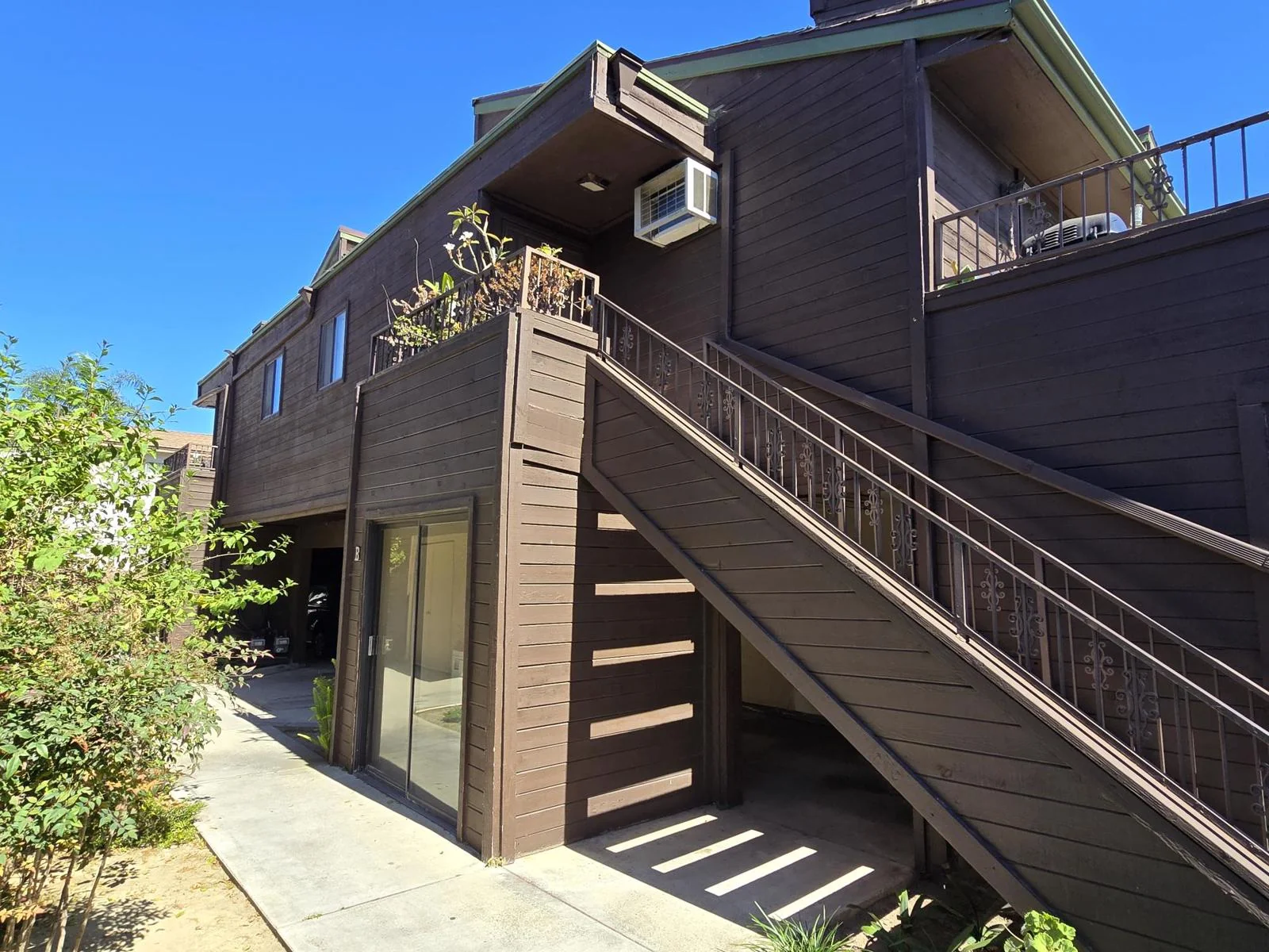 Rustic Woods Apartments — Sale in Anaheim, CA, photo 6 of 8