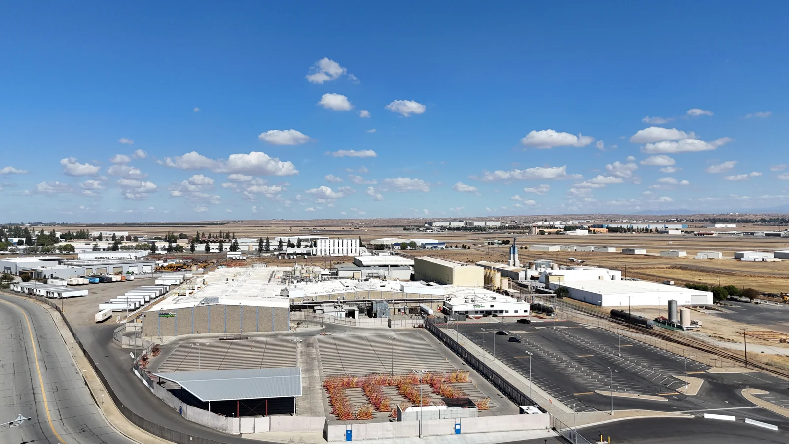 Industrial in Bakersfield, CA — Sale in Bakersfield, CA, photo 2 of 6