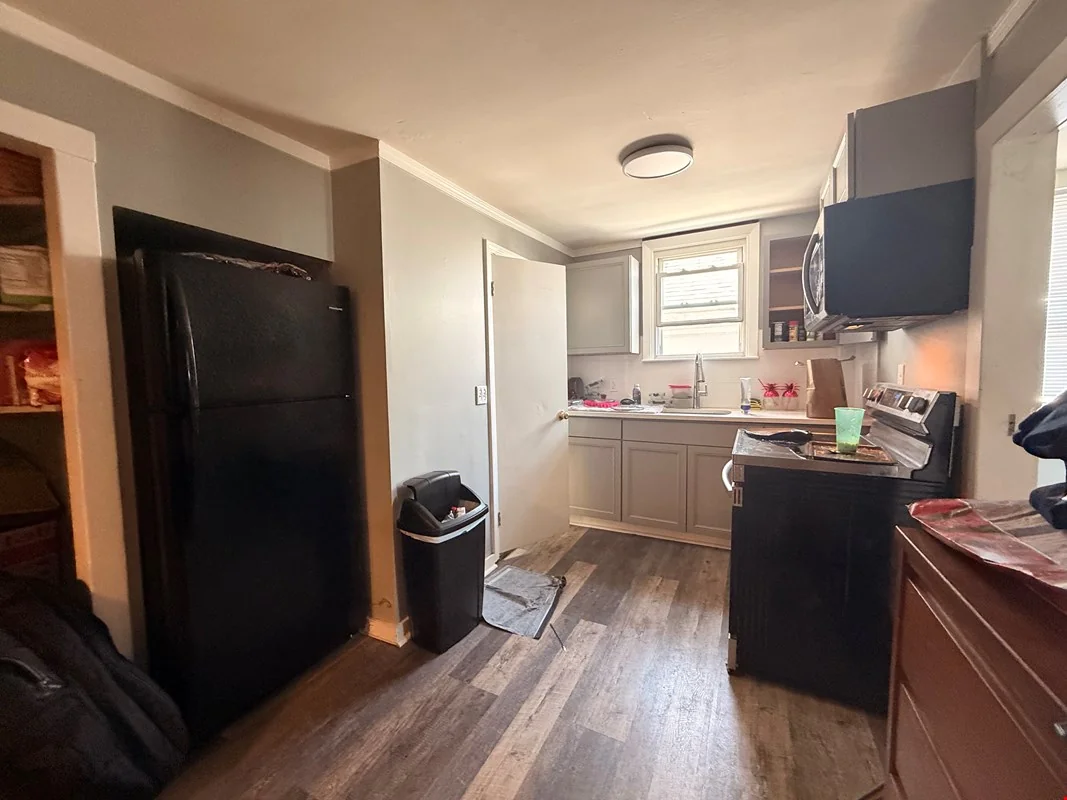 Prime Downtown Warren 11 unit Mixed-Use Investment -… — Sale in Warren, RI, photo 4 of 8