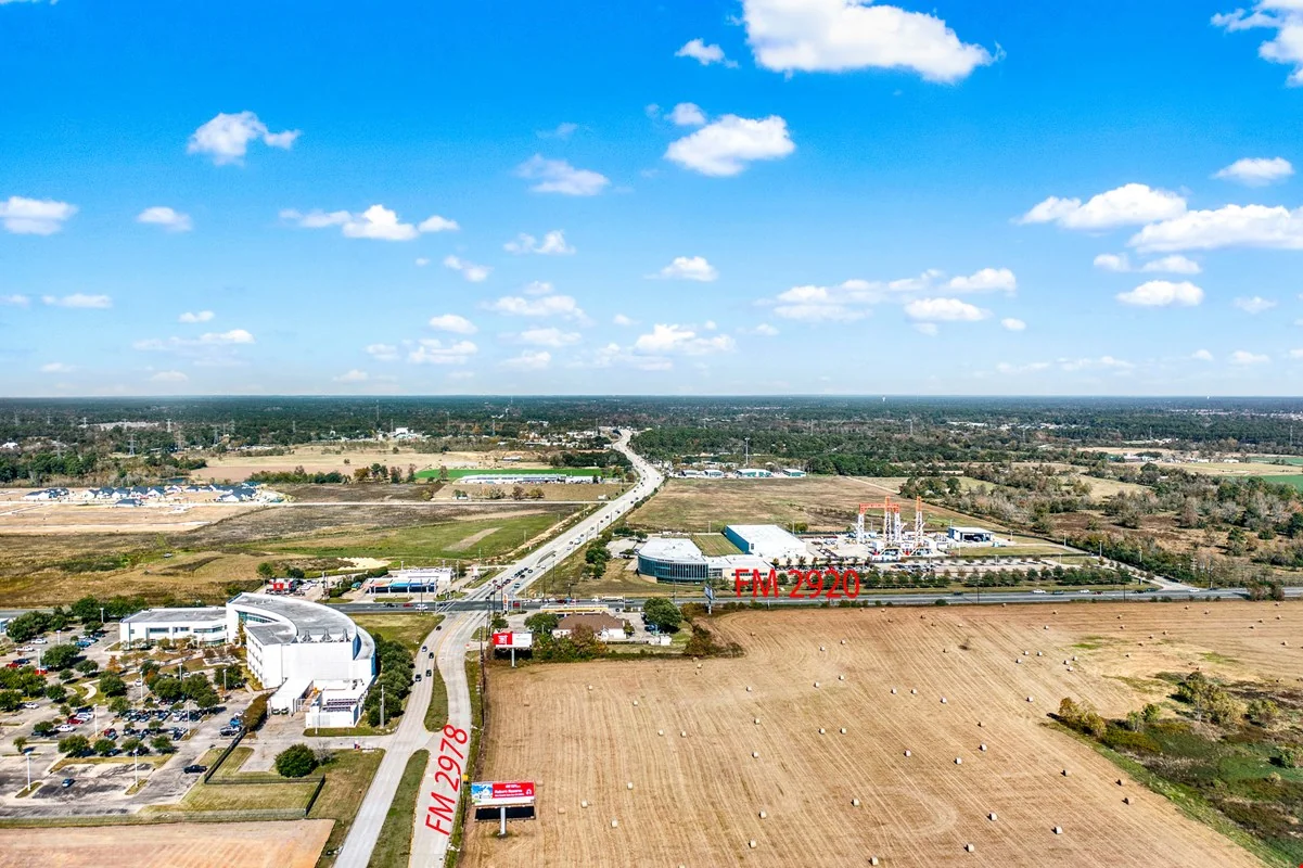 Looking for high‑visibility retail space in Tomball?… — Lease in Tomball, TX, photo 3 of 8