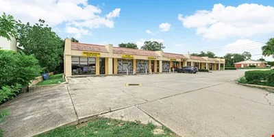 High Visibility Neighborhood Strip Center — Sale in Lake Wales, FL, photo 2 of 6