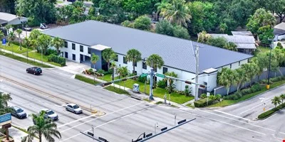 5740 Hollywood Blvd. — Lease in Hollywood, FL, photo 2 of 3