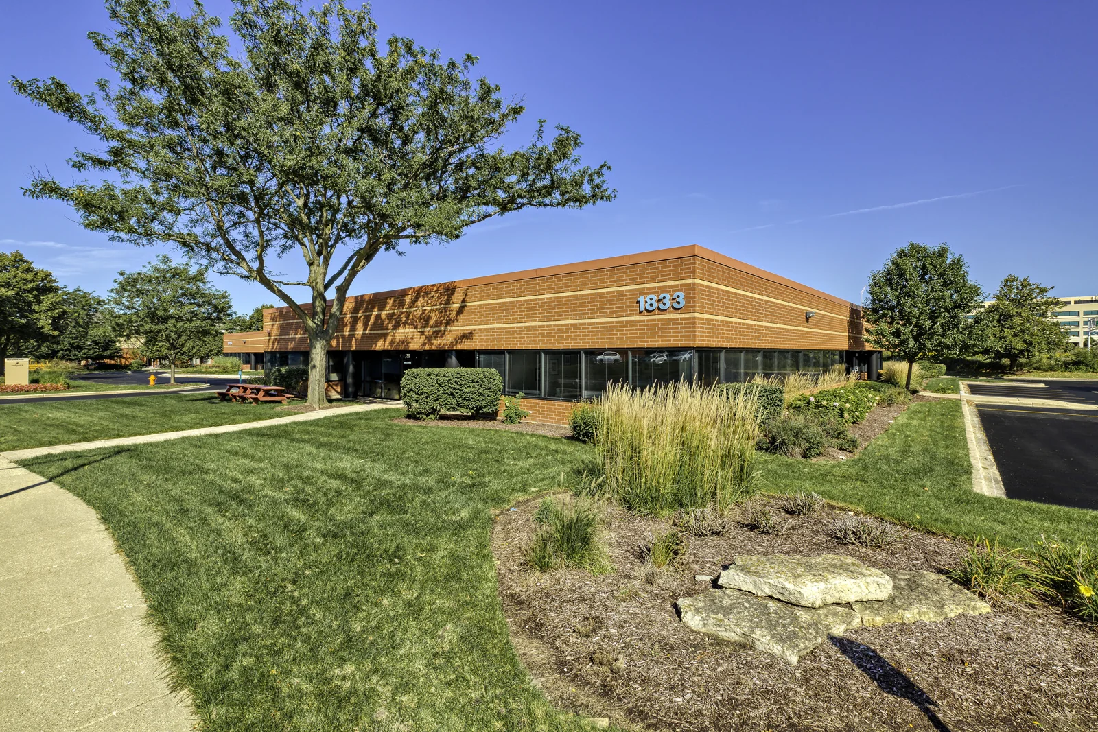 Centre Point Business Center — Sale in Naperville, IL, photo 2 of 3