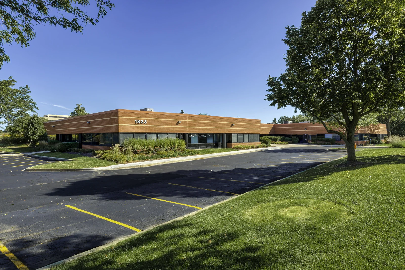 Centre Point Business Center — Sale in Naperville, IL, photo 3 of 3