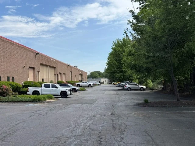 West Hartford Commerce Center — Lease in West Hartford, CT, photo 2 of 7