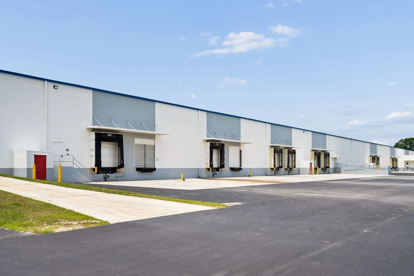 North Rhett Commerce Center — Lease in Hanahan, SC, photo 3 of 4