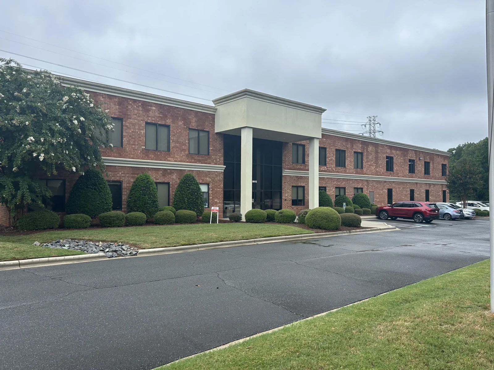 Crown Point Business Park — Lease in Charlotte, NC, photo 1 of 8