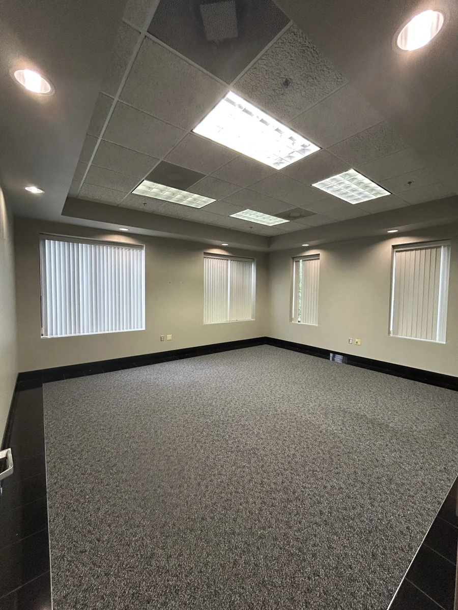 Crown Point Business Park — Lease in Charlotte, NC, photo 3 of 8