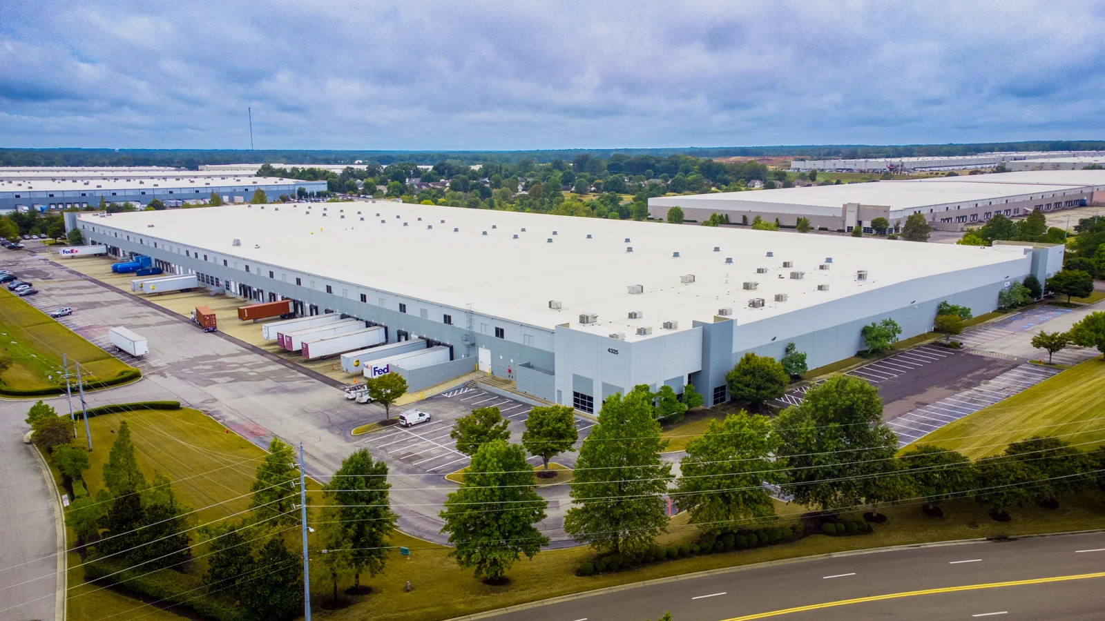 DeSoto Trade Center — Lease in Southaven, MS, photo 2 of 2