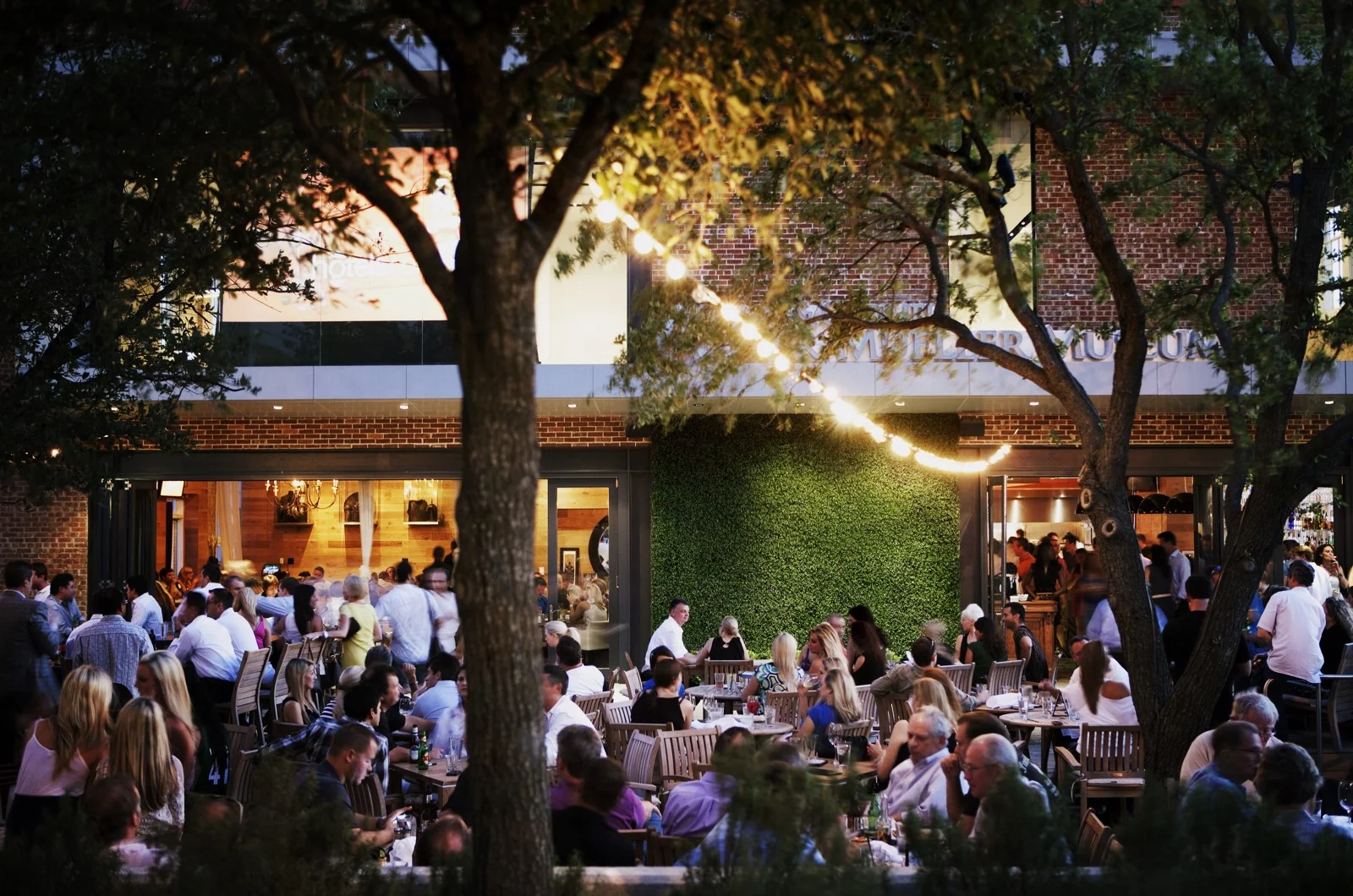 Harwood District Retail/Restaurant — Lease in Dallas, TX, photo 1 of 1