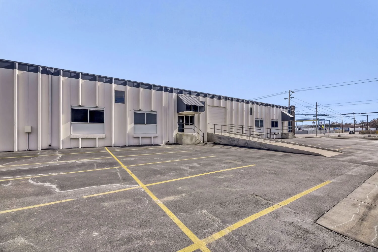 Industrial in Denver, CO — Lease in Denver, CO, photo 2 of 5