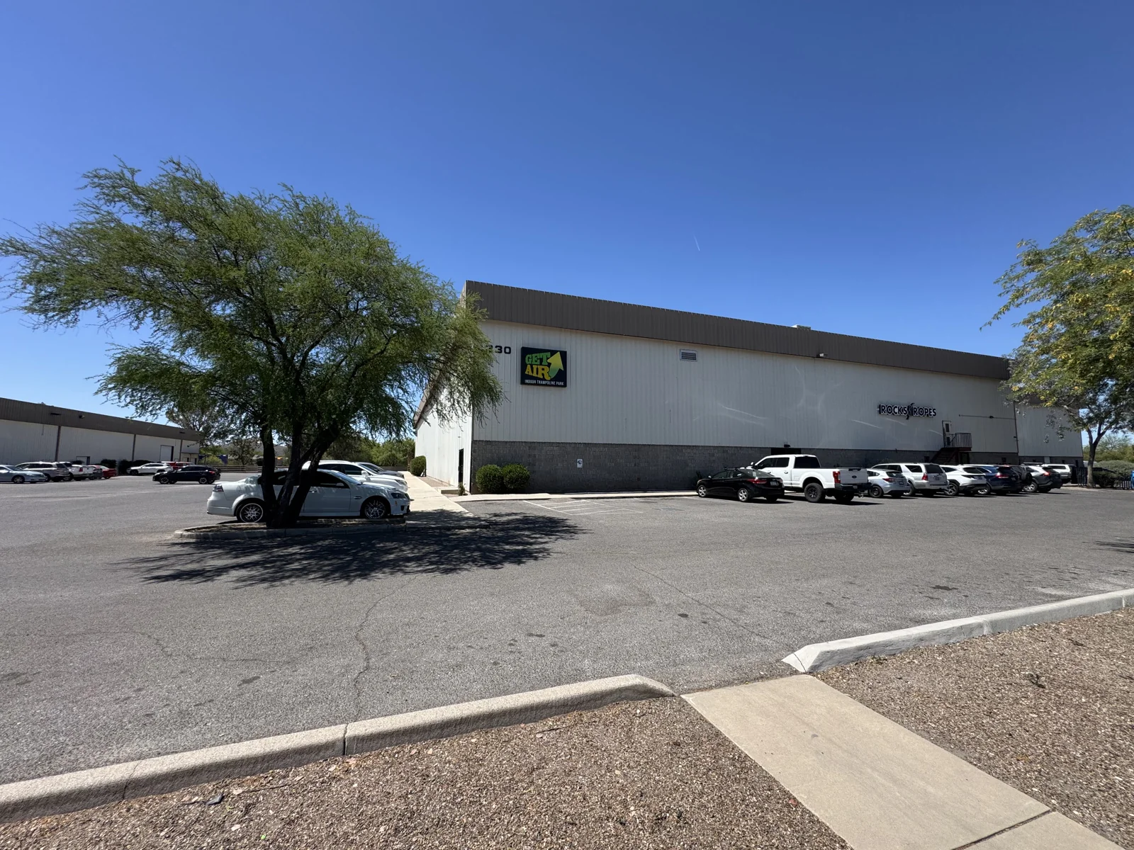 Cushing Business Center — Lease in Tucson, AZ, photo 1 of 4