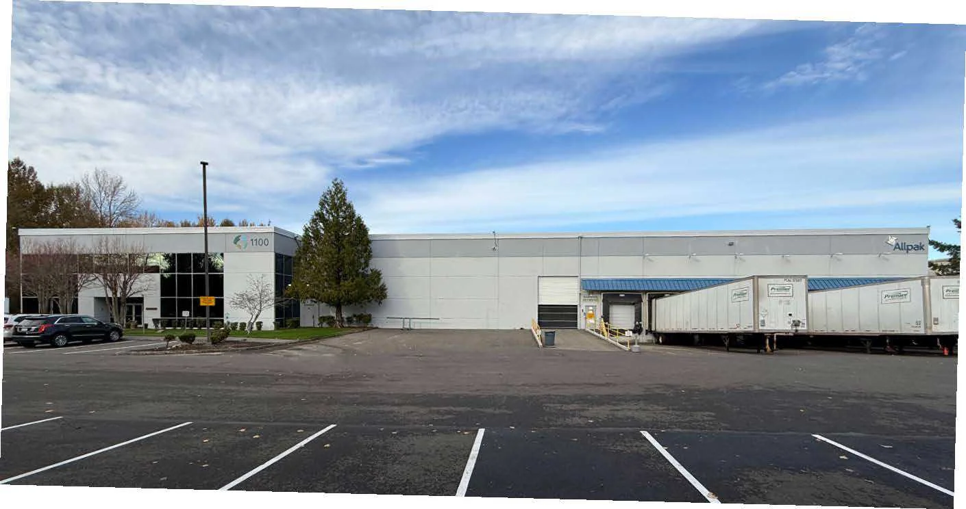 1100 SW 27th St — Lease in Renton, WA, photo 1 of 1