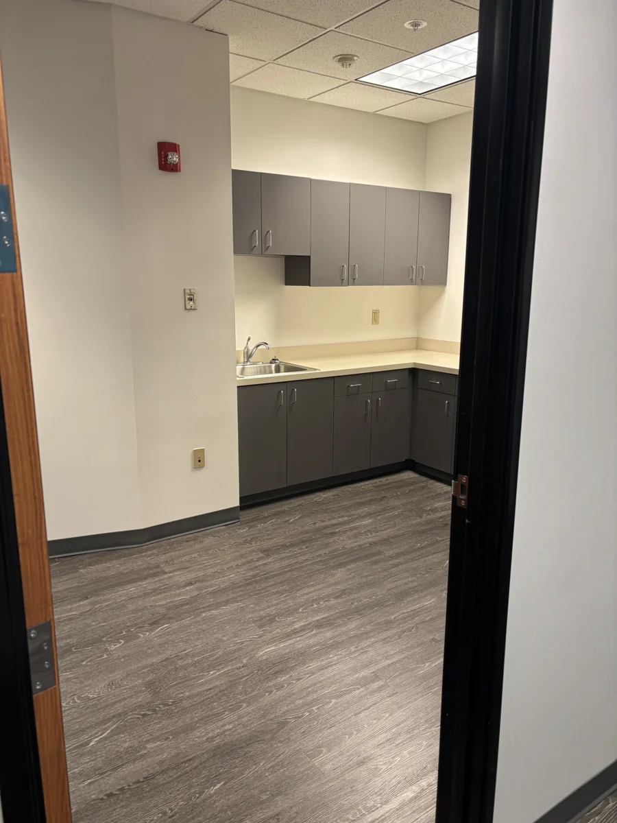 Office in Lake Oswego, OR — Lease in Lake Oswego, OR, photo 5 of 7