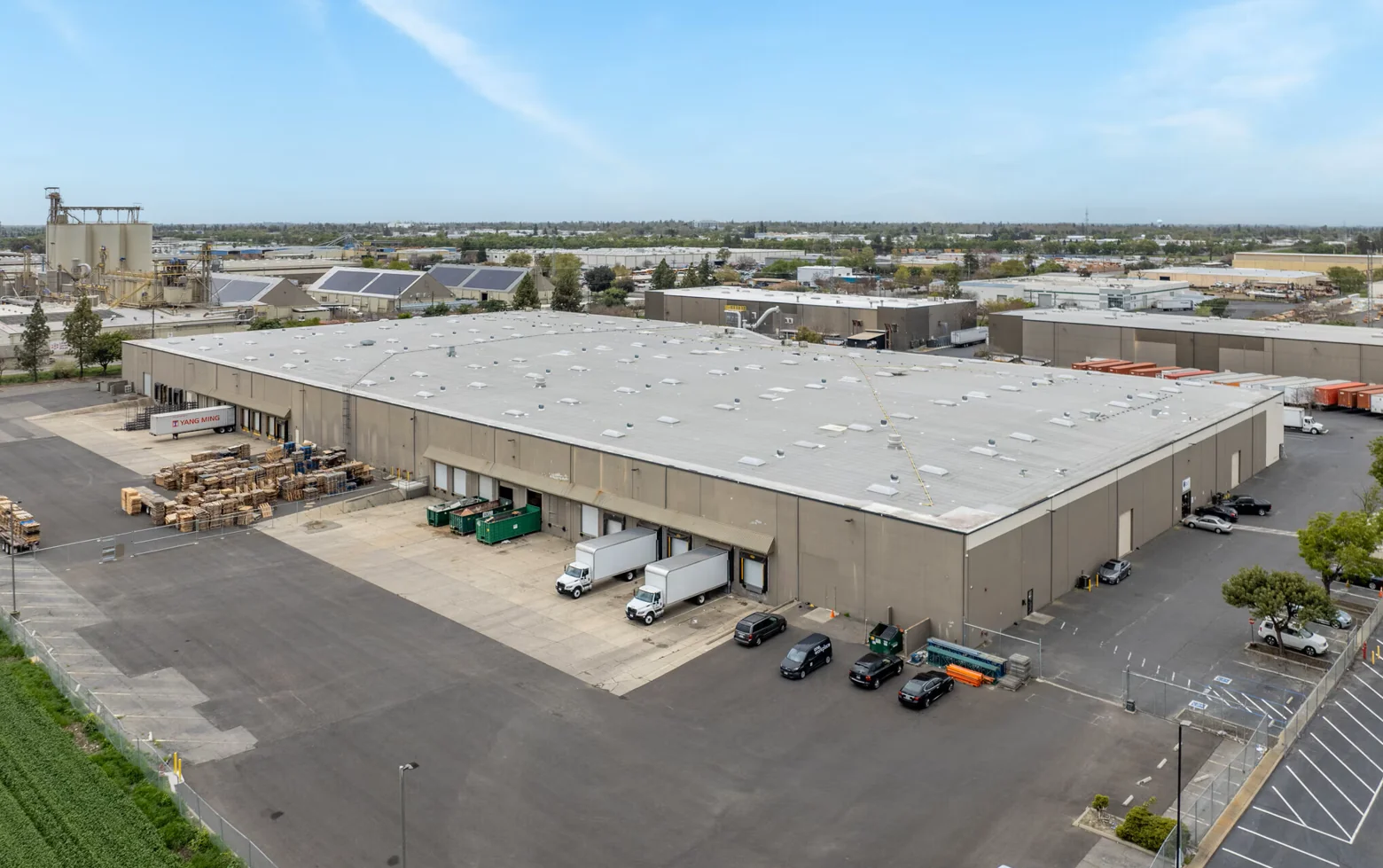 440 N. Pioneer Avenue — Lease in Woodland, CA, photo 1 of 2