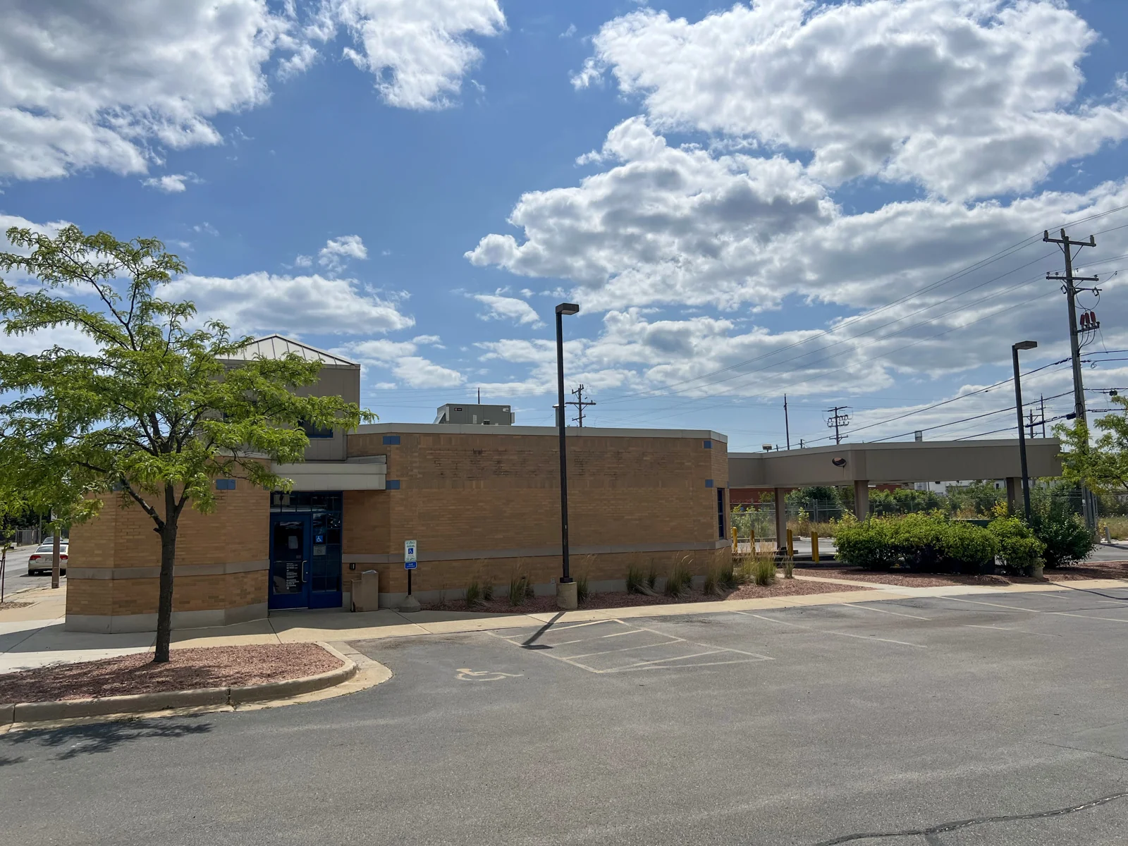 Former Bank — Sale in Milwaukee, WI, photo 2 of 4