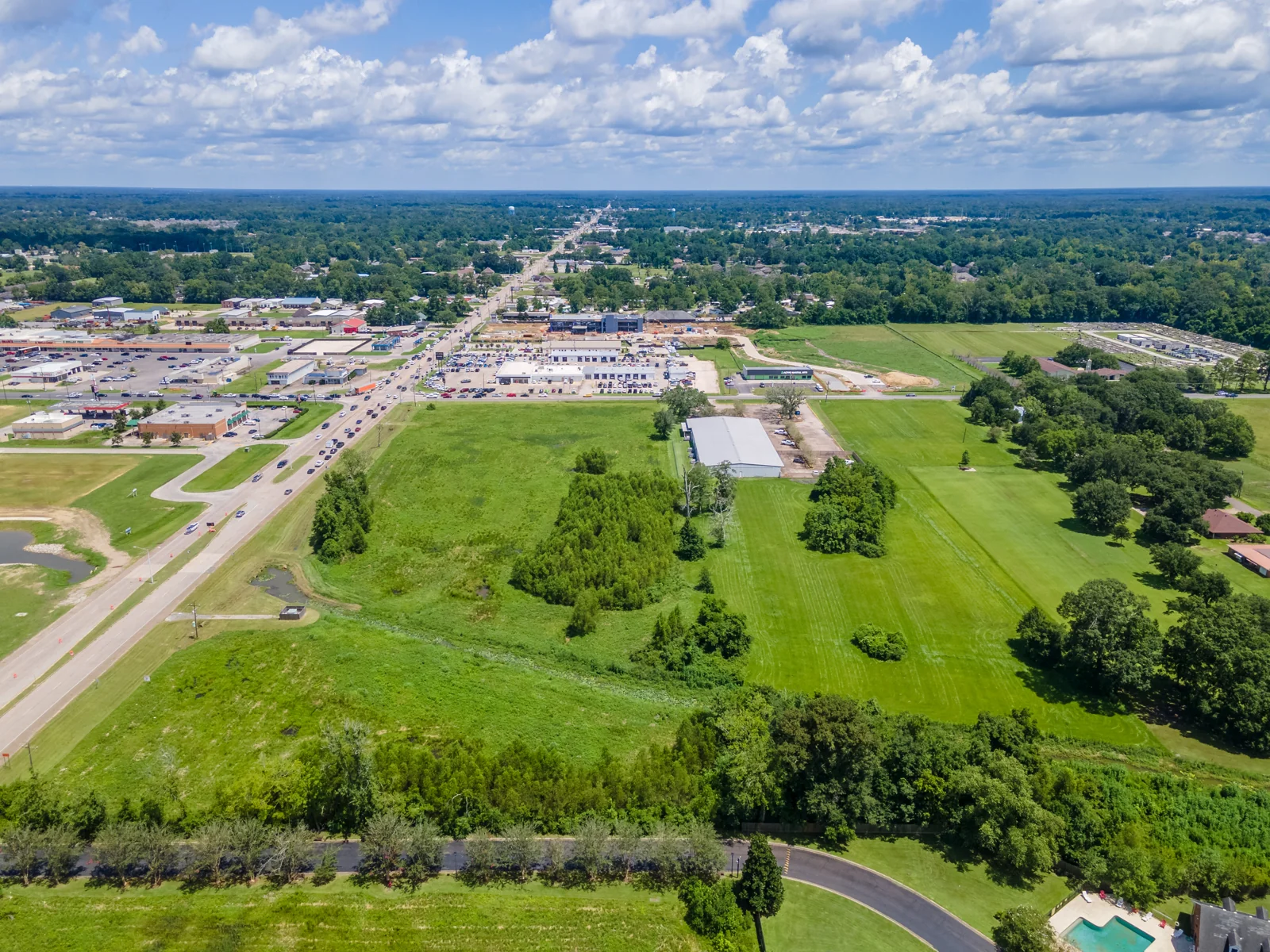 ± 1.65 Acres of Vacant Land for Sale — Sale in Gonzales, LA, photo 4 of 7