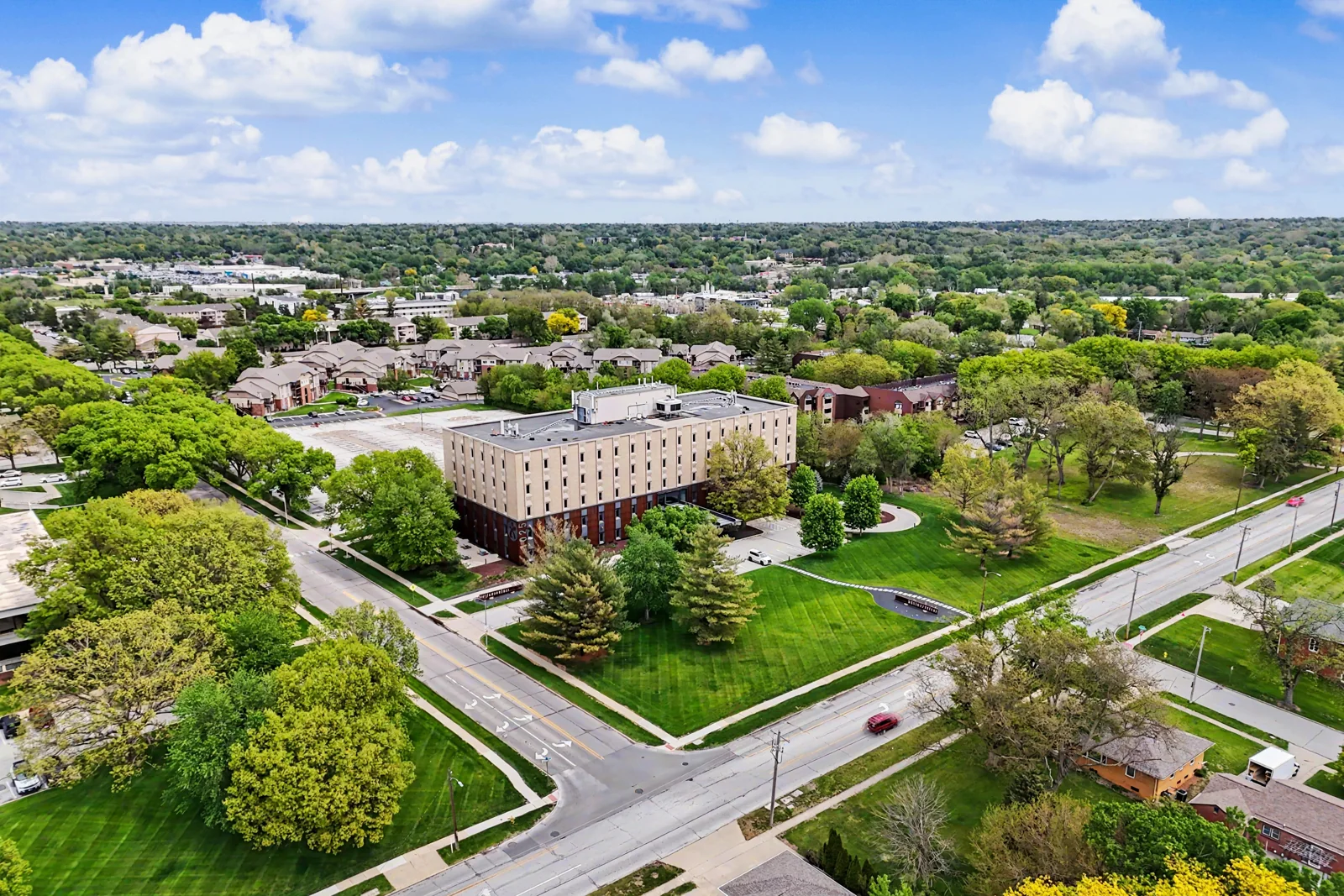 Office in West Des Moines, IA — Sale in West Des Moines, IA, photo 4 of 6