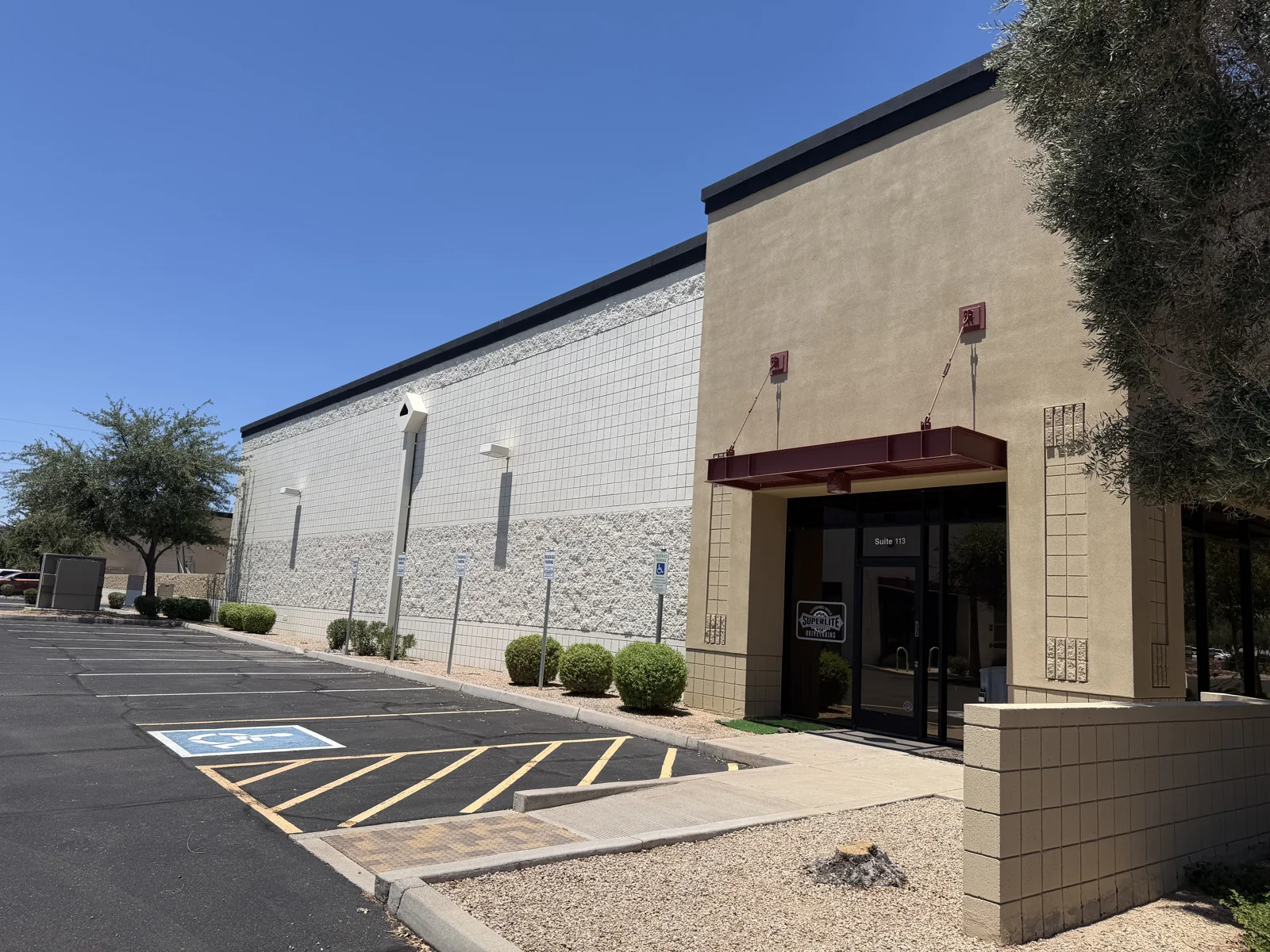 Elliot Commons Business — Sale in Gilbert, AZ, photo 2 of 7