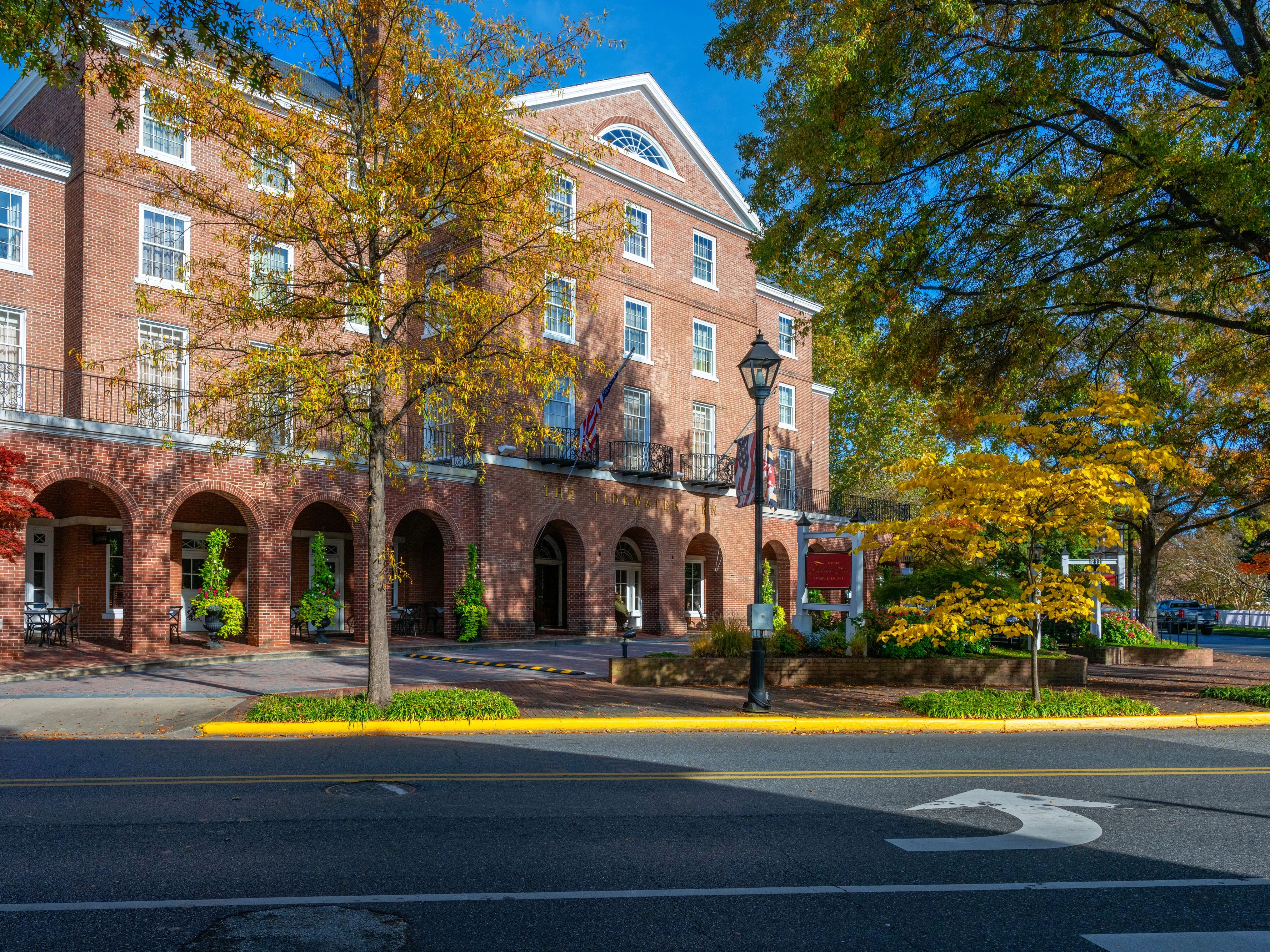 Tidewater Inn — Sale in Easton, MD, photo 2 of 8