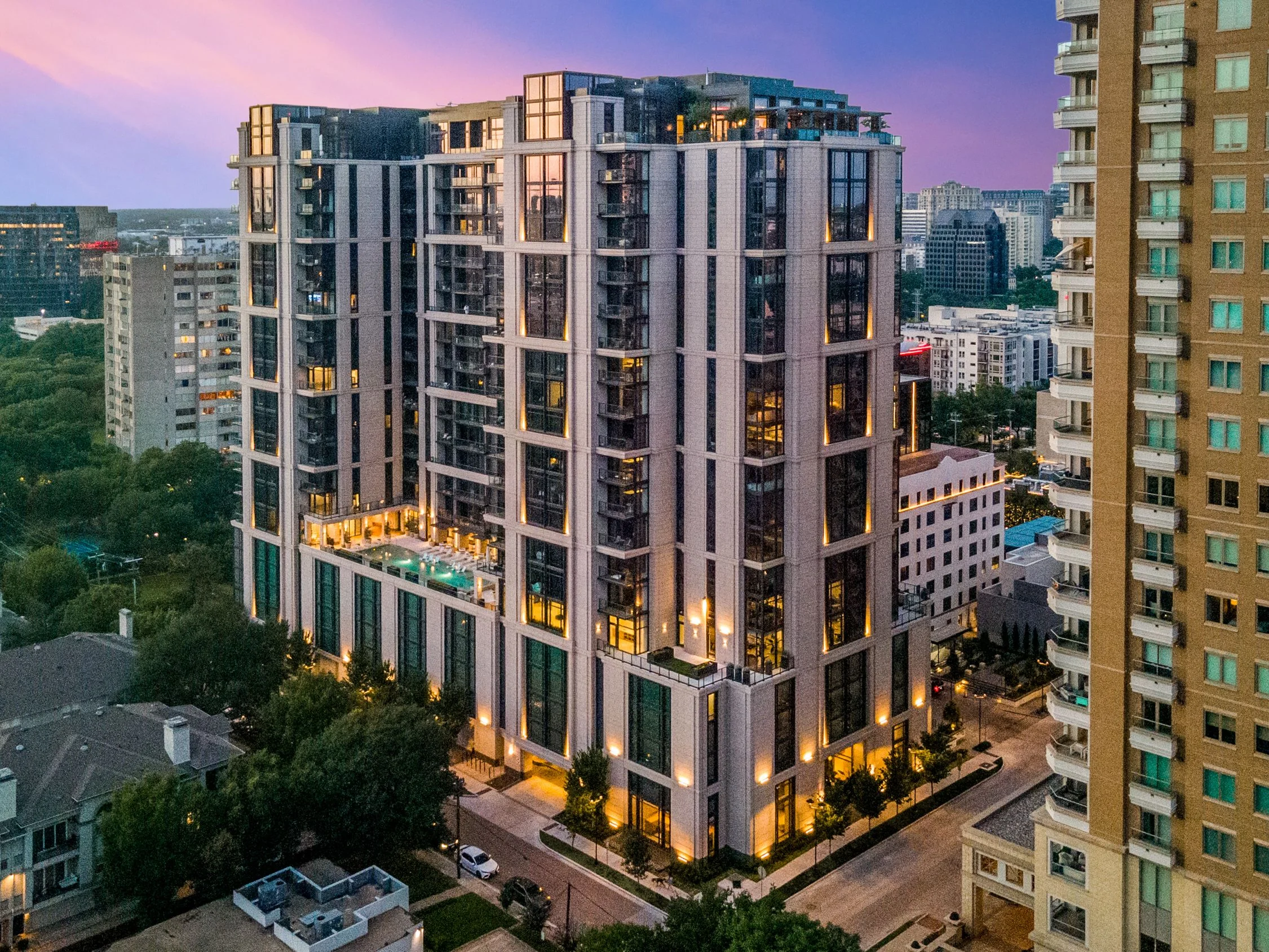 Maple Terrace Residences — Sale in Dallas, TX, photo 2 of 8