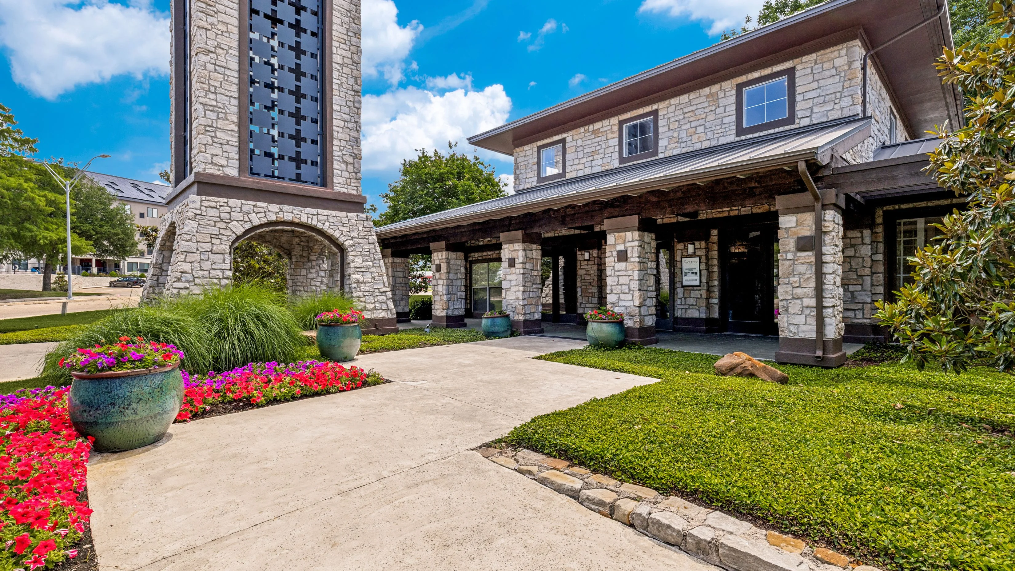The Pavilions — Sale in Dallas, TX, photo 1 of 8