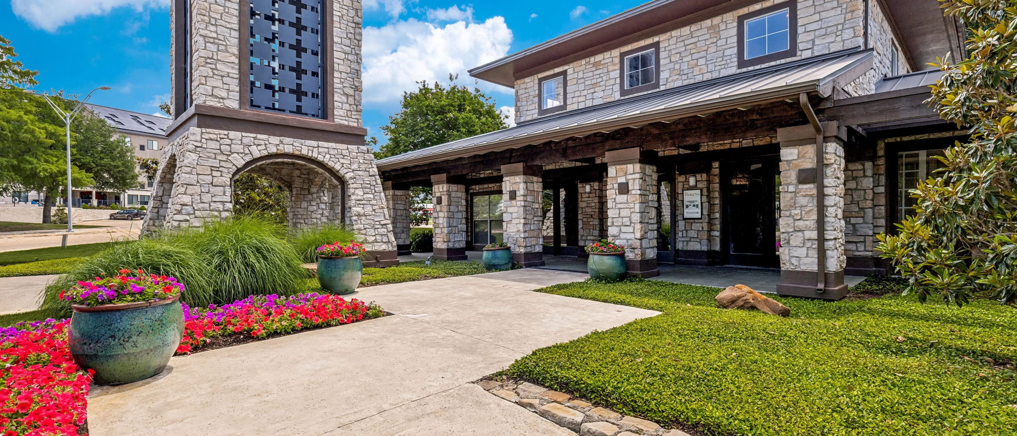 The Pavilions — Sale in Dallas, TX, photo 5 of 8