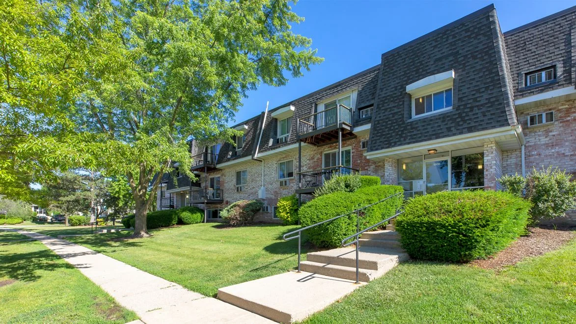 Orion ParkView — Sale in Mount Prospect, IL, photo 1 of 8