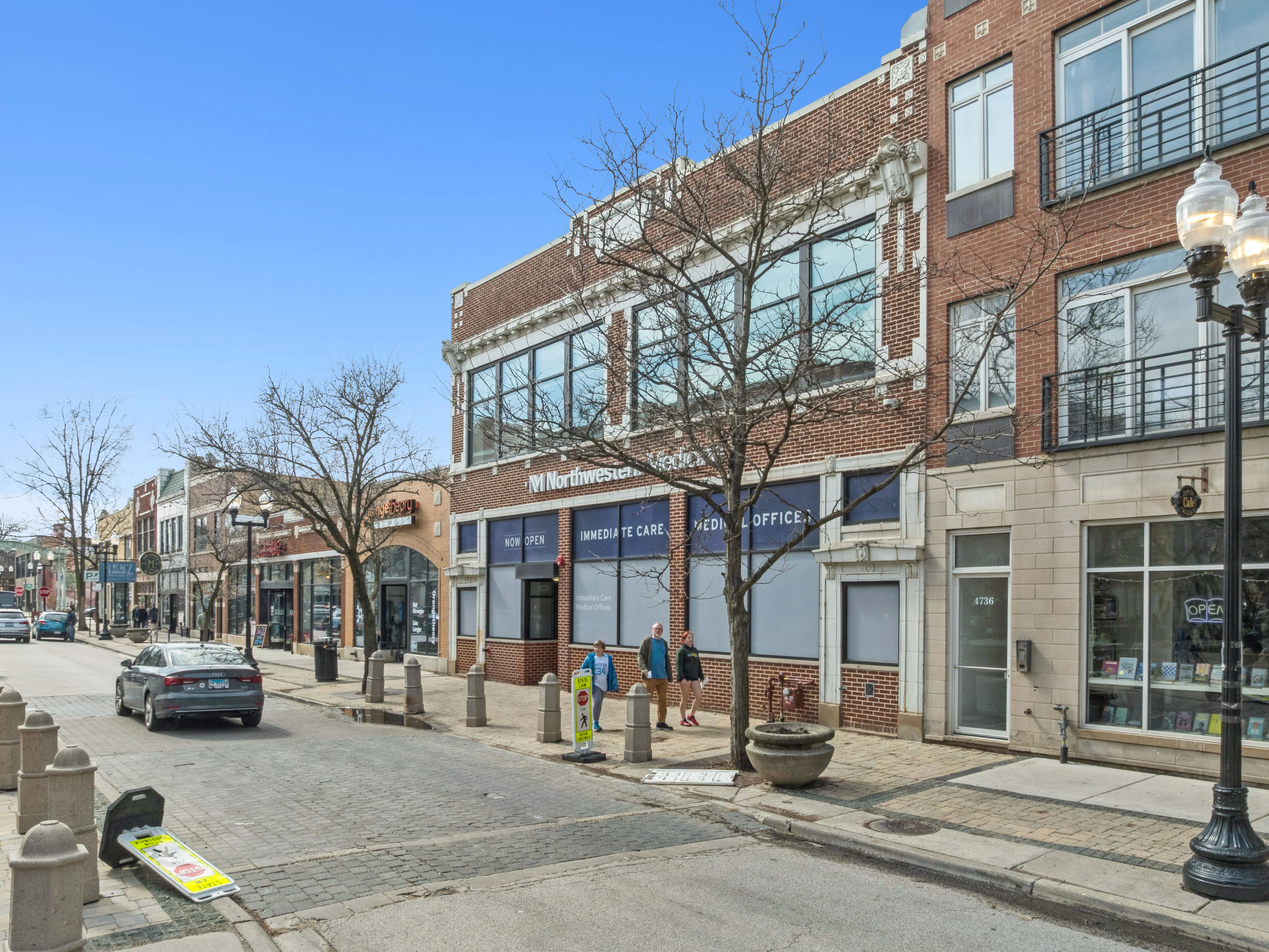 Northwestern Medicine - 4732 N. Lincoln, Chicago IL — Sale in Chicago, IL, photo 2 of 8