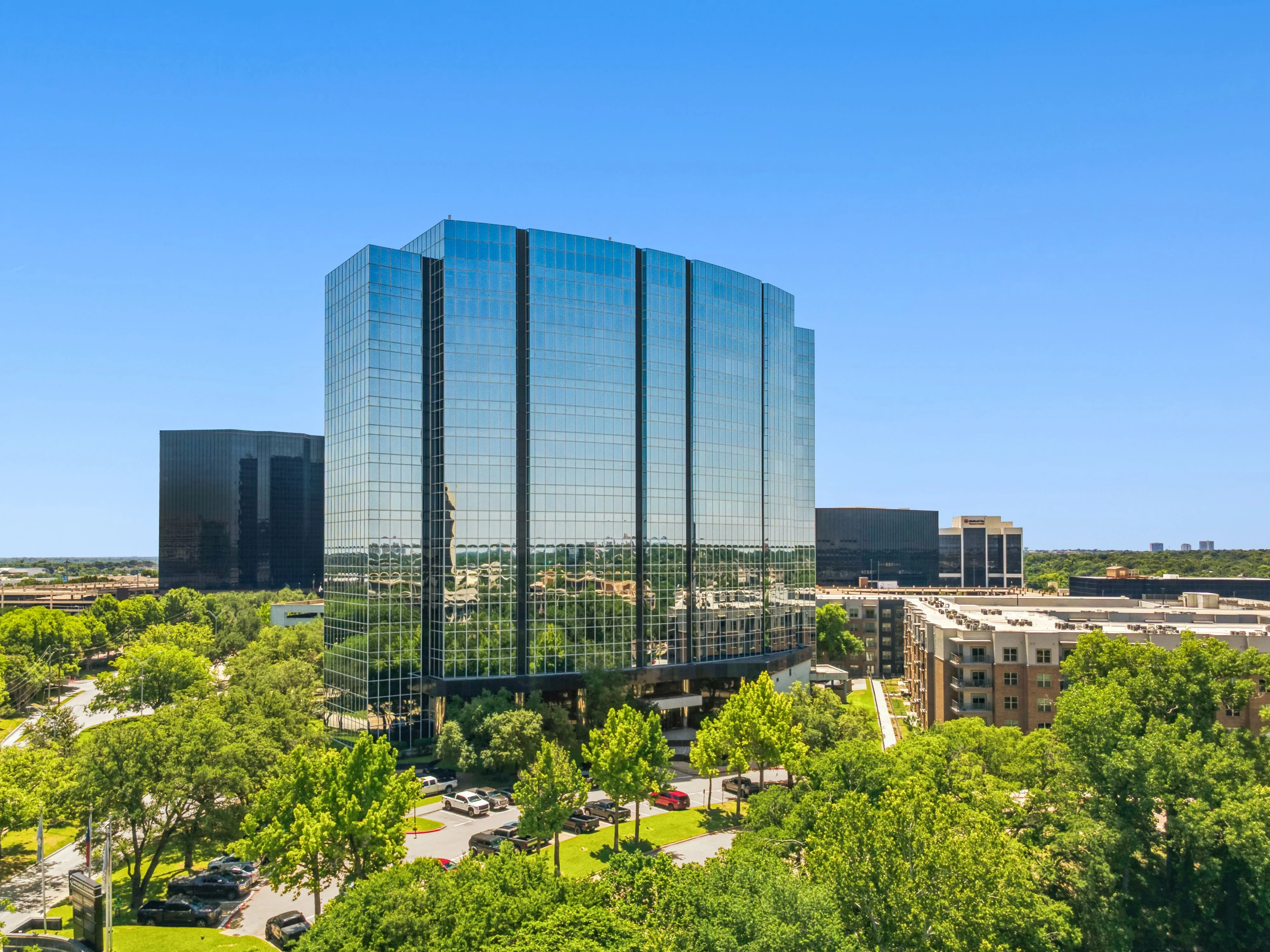 Lakeside Square — Sale in Dallas, TX, photo 2 of 8