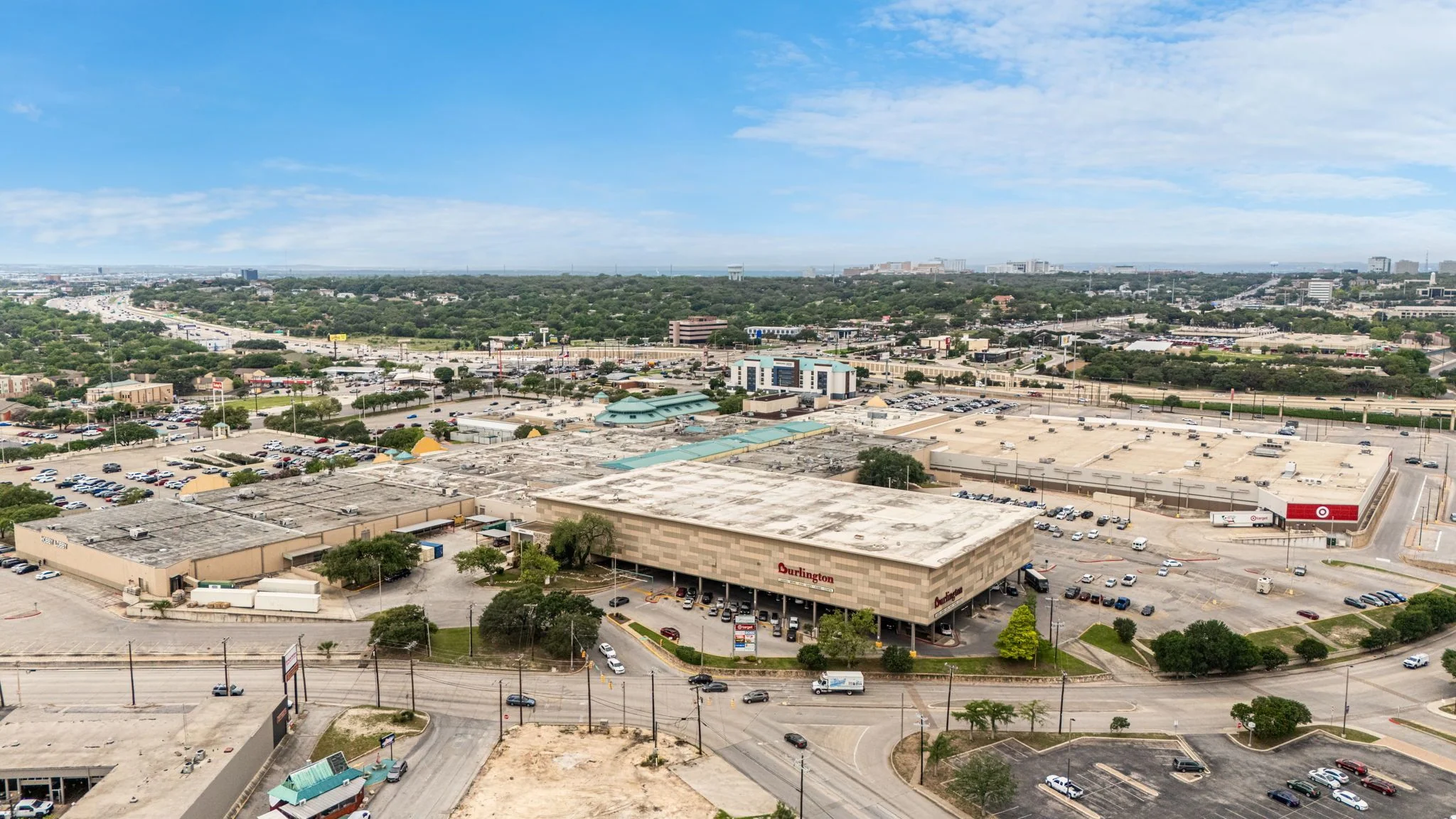 Wonderland of the Americas — Sale in San Antonio, TX, photo 1 of 8