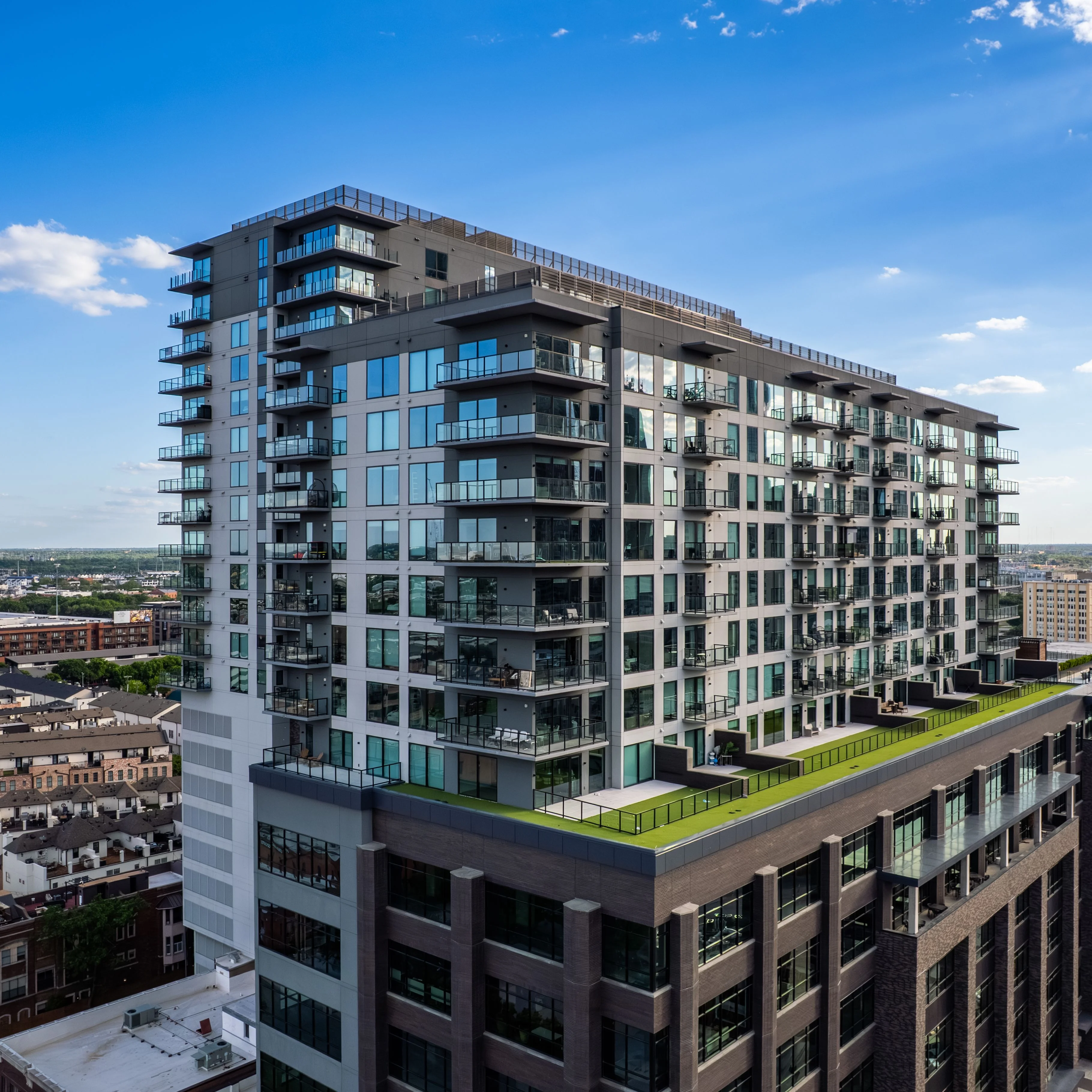 East Quarter Residences - Multifamily | 300 Pearl -… — Sale in Dallas, TX, photo 3 of 8