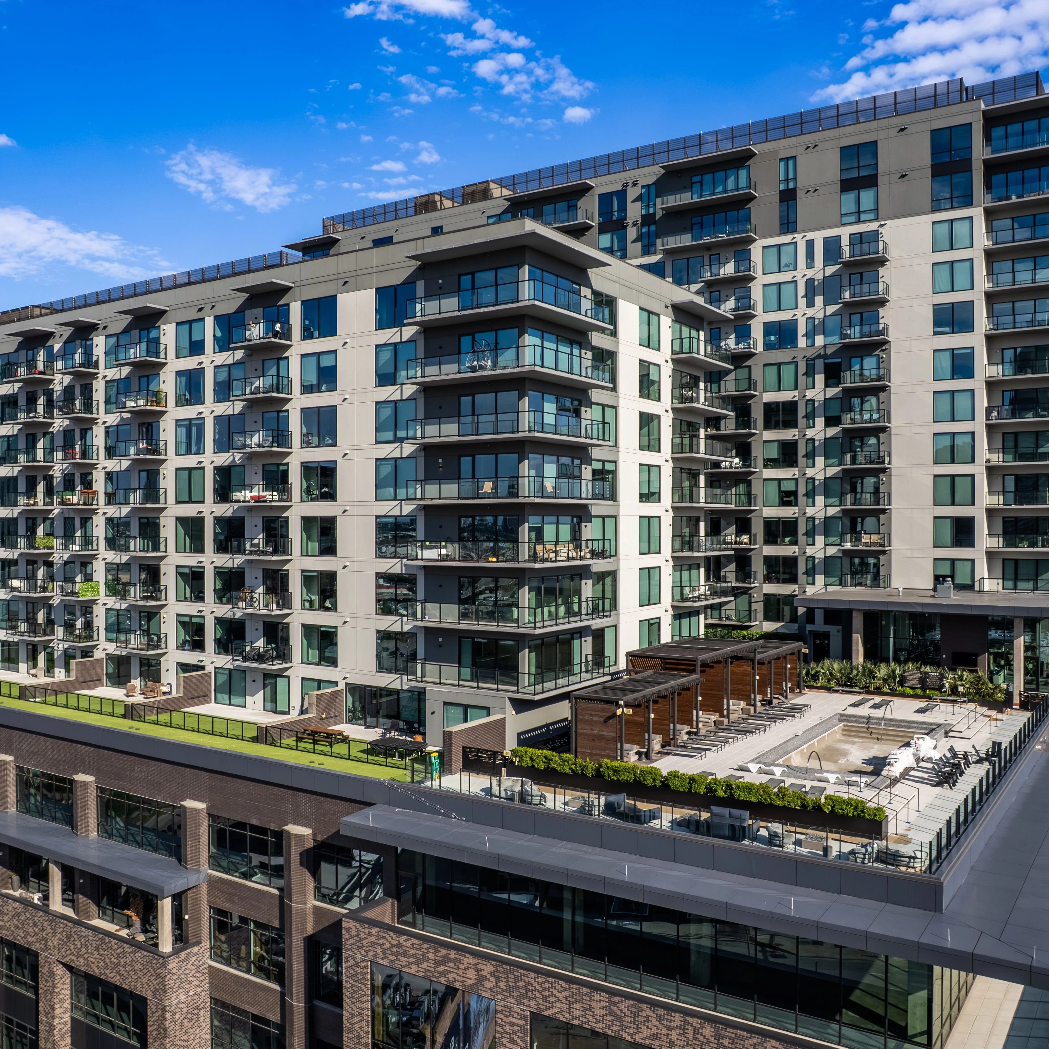 East Quarter Residences - Multifamily | 300 Pearl -… — Sale in Dallas, TX, photo 4 of 8